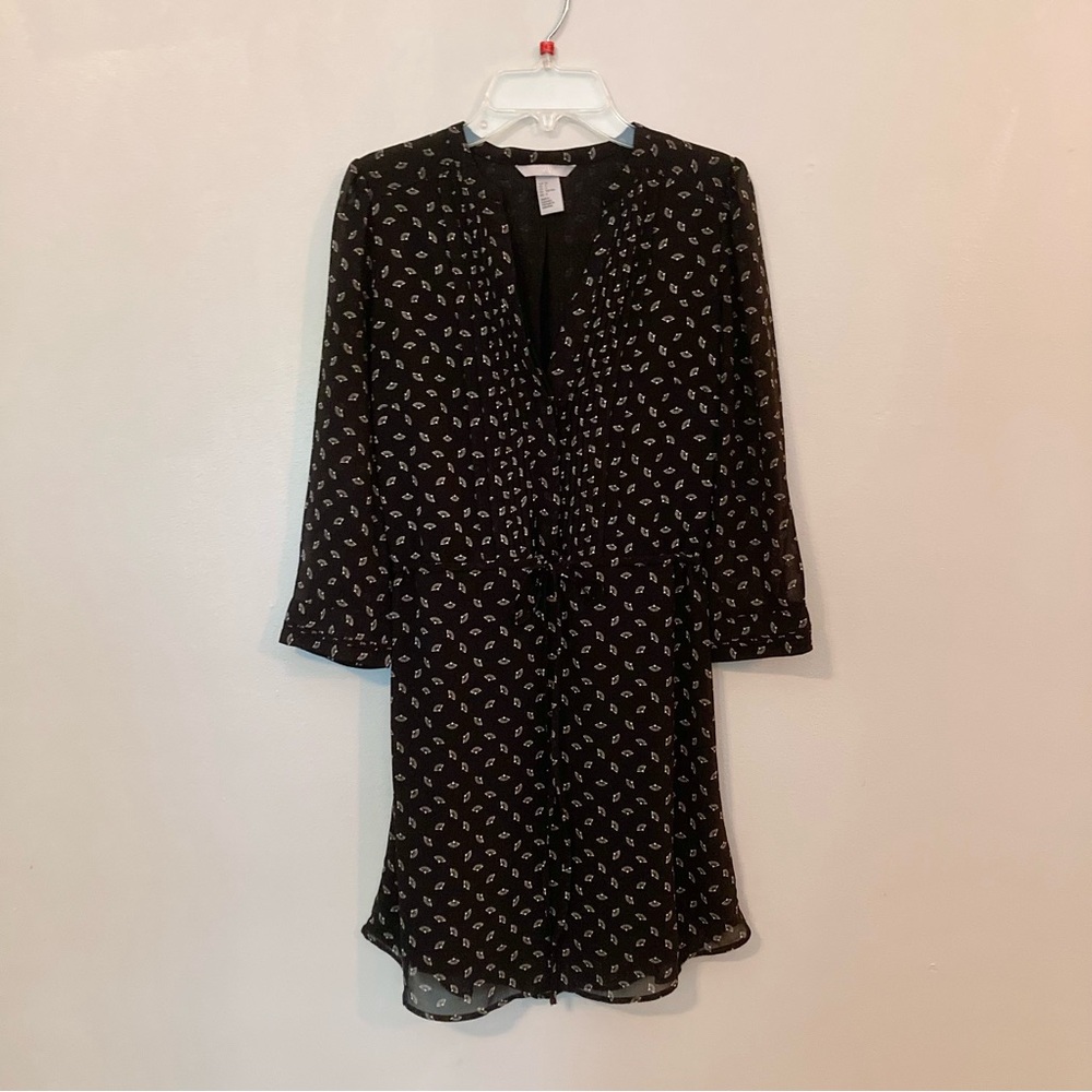 4/$10 - H&M Chiffon 3/4 Sleeve V-Neck Dress